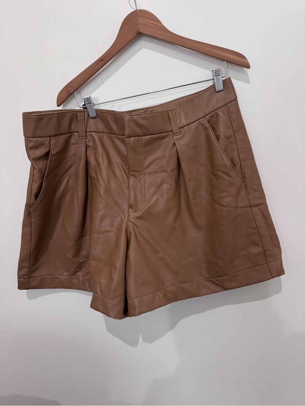 Abercrombie & Fitch Cognac Faux Leather Shorts - Picture 3 of 5